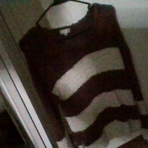 Long sleeve knitted sweater. Purple and white stripes, Meduim sized